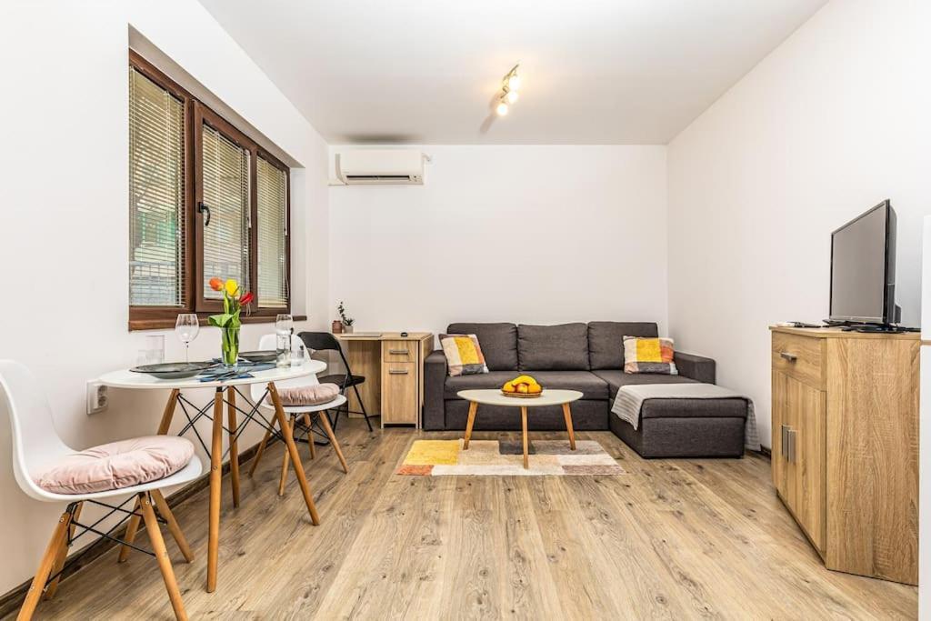 דירות פלובדיב 'Little Little' House In The Town Center & Parking מראה חיצוני תמונה